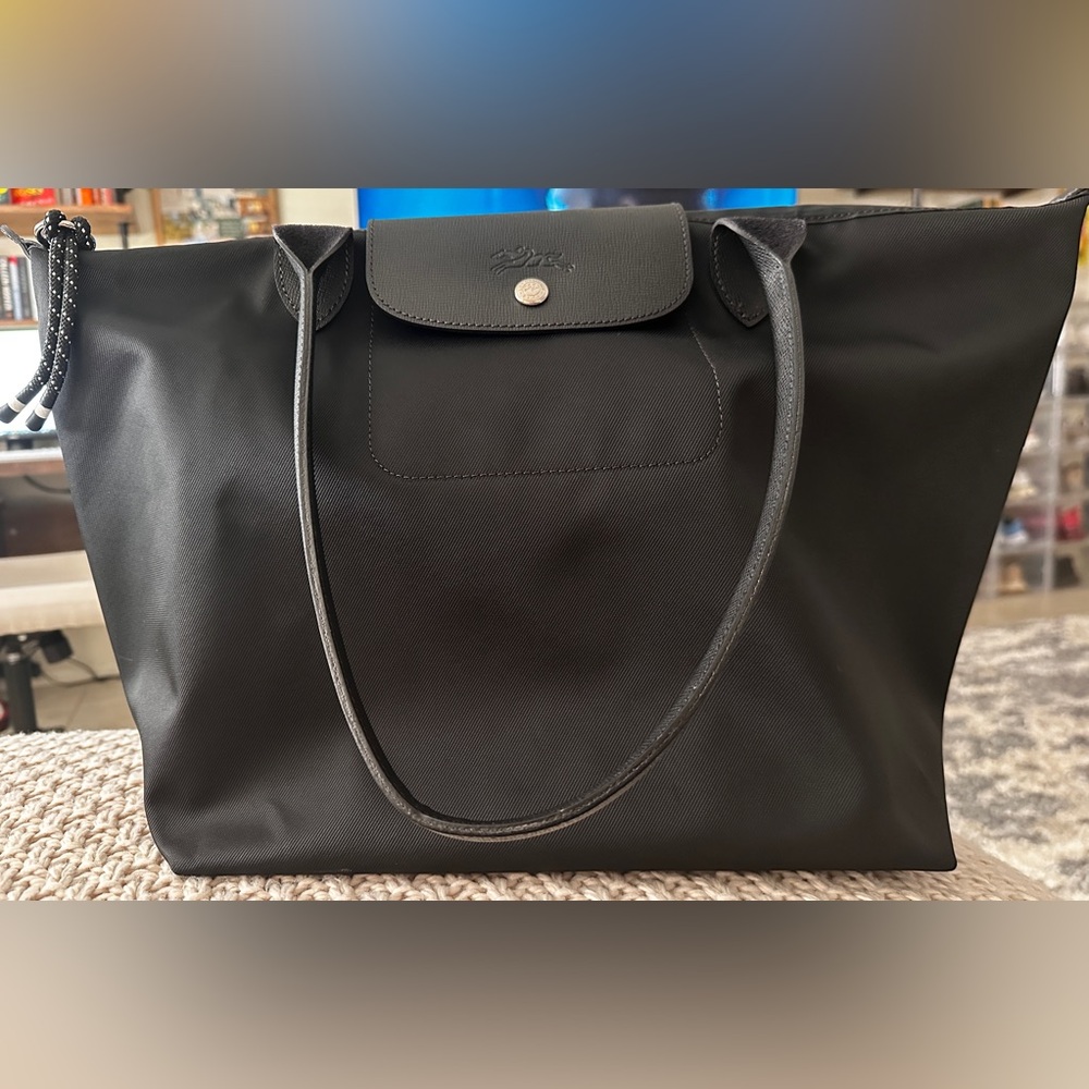Longchamp Classic Black Tote Bag - See proof of purchase and size in photos.
